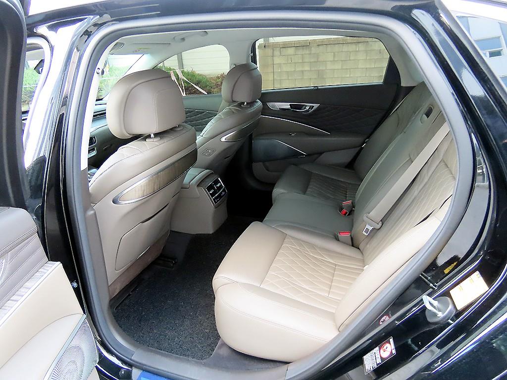 KIA K9 - Vista 6