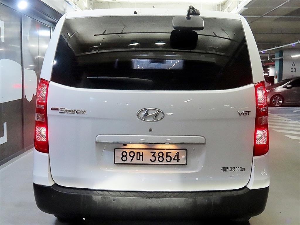 HYUNDAI Starex - Vista 5