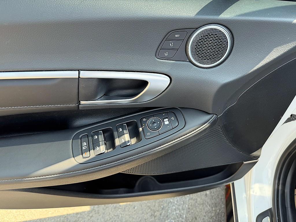HYUNDAI Sonata - Vista 12