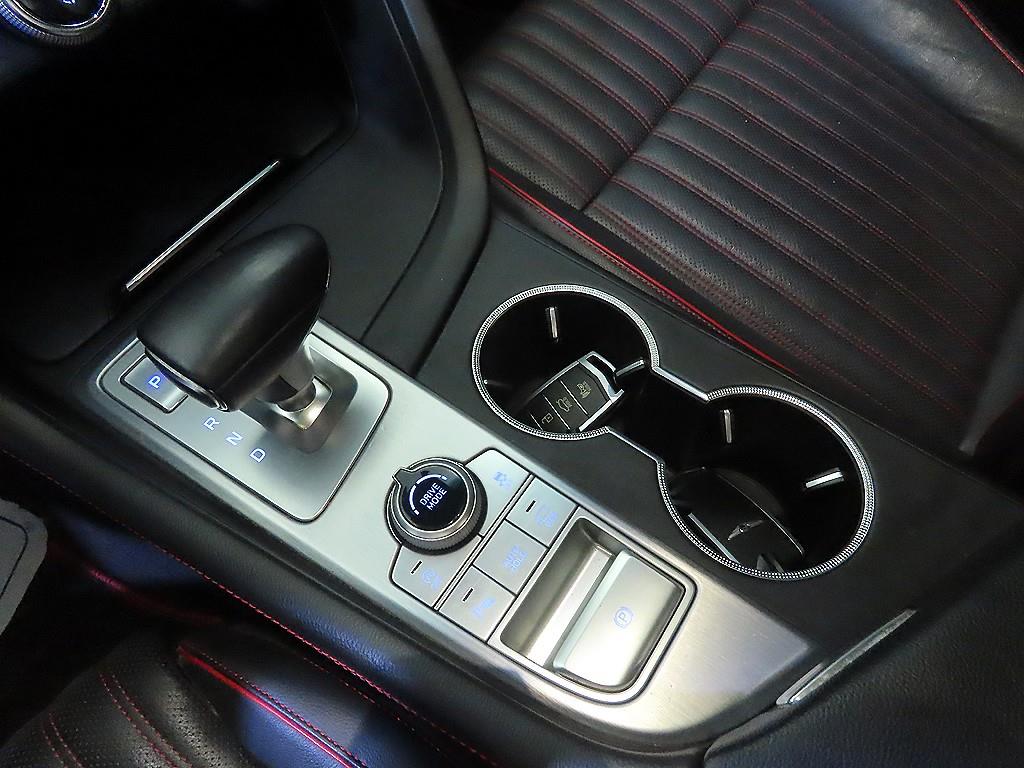 Genesis G70 - Vista 12