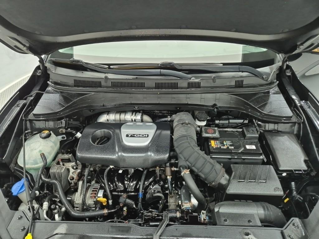 HYUNDAI Kona - Vista 5
