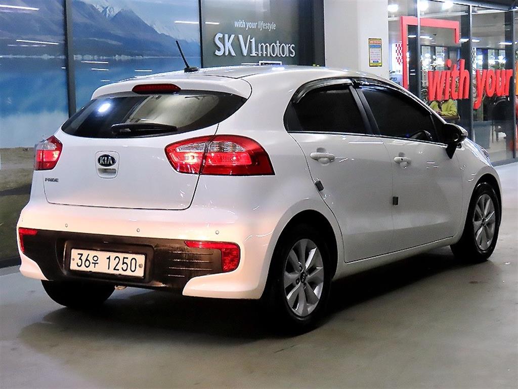 KIA Pride - Vista 4