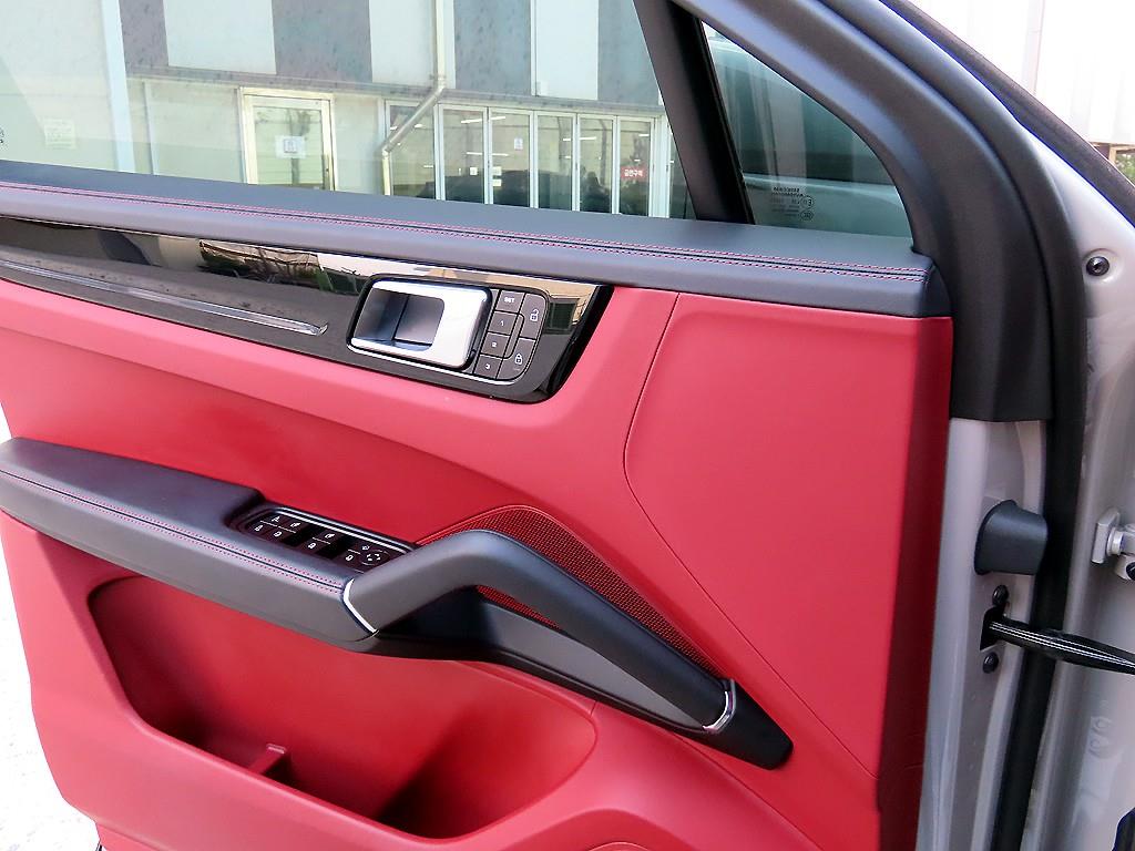 Porsche Cayenne - Vista 12