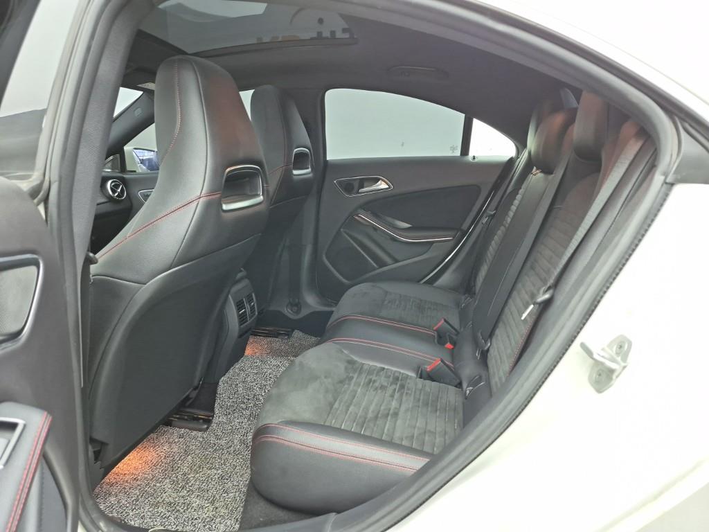 Mercedes Benz CLA Class - Vista 12