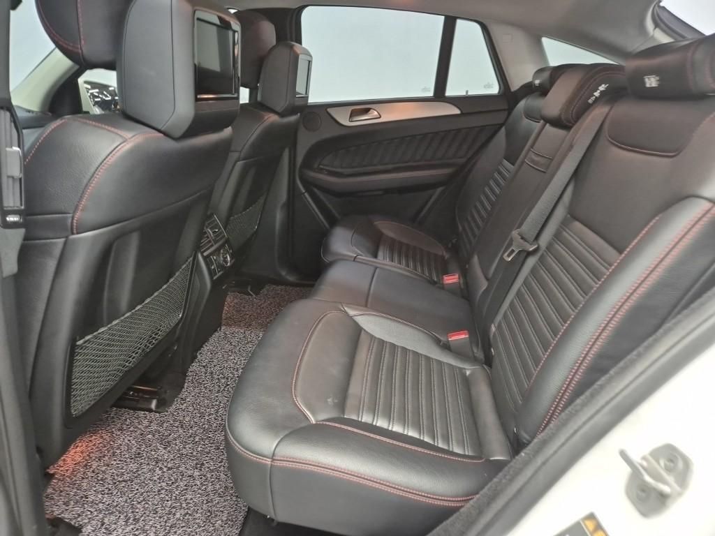 Mercedes Benz GLE Class - Vista 12