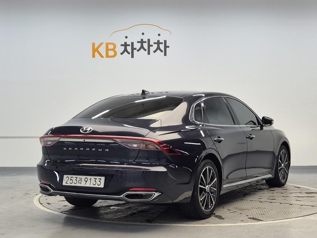 HYUNDAI Grandeur - Vista 3