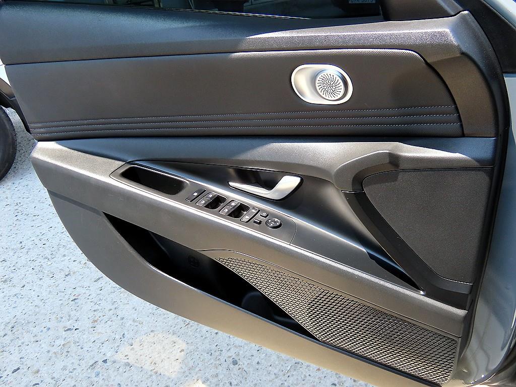 HYUNDAI Avante - Vista 11