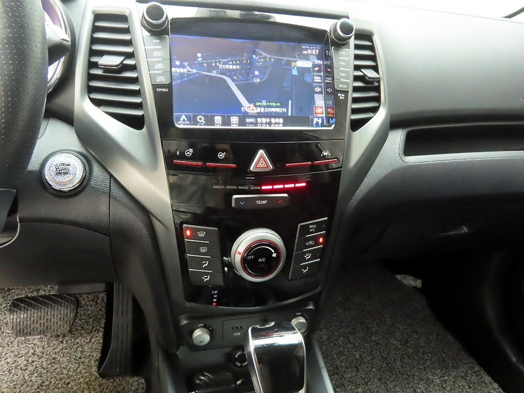 Ssangyong Tivoli - Vista 10