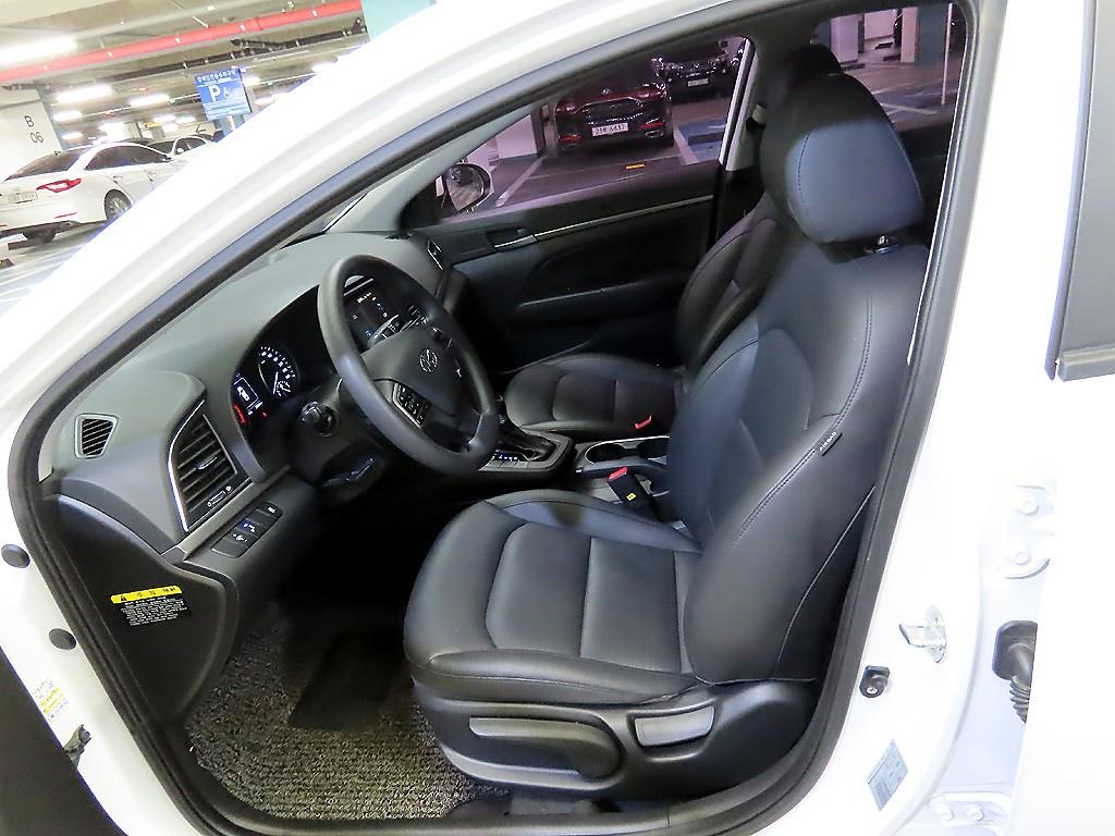 HYUNDAI Avante - Vista 6