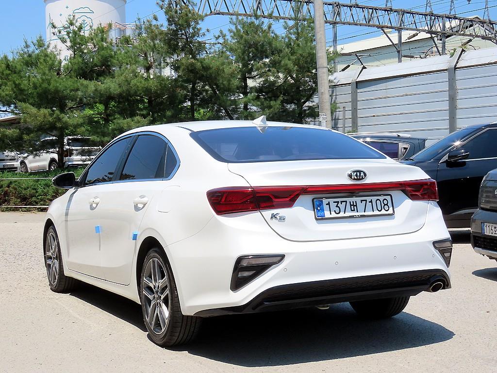 KIA K3 - Vista 3
