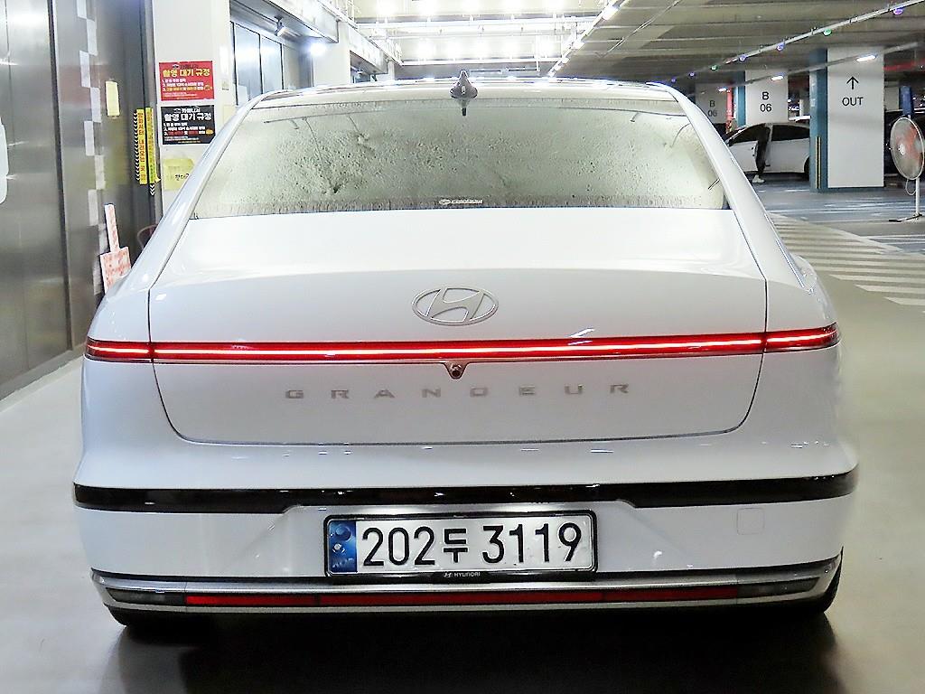 HYUNDAI Grandeur - Vista 5