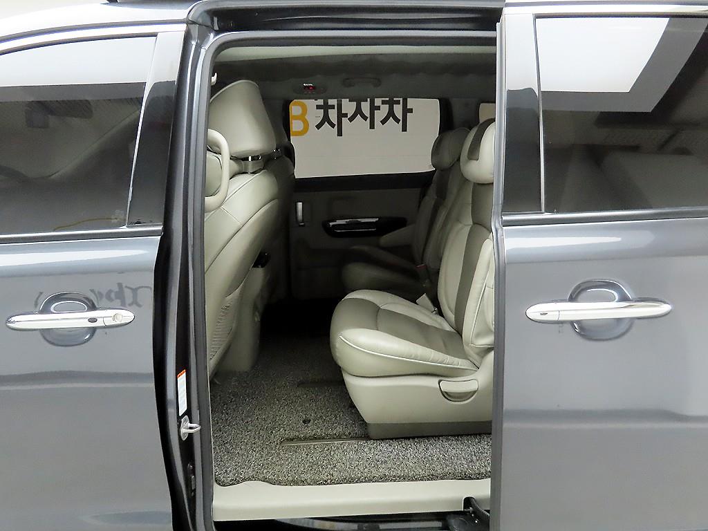 KIA Carnival 2016 Gris - Importación desde Corea - HF Imports Iquique - Foto 13
