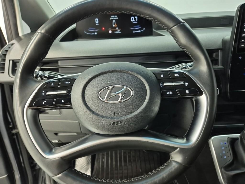 HYUNDAI Staria - Vista 9