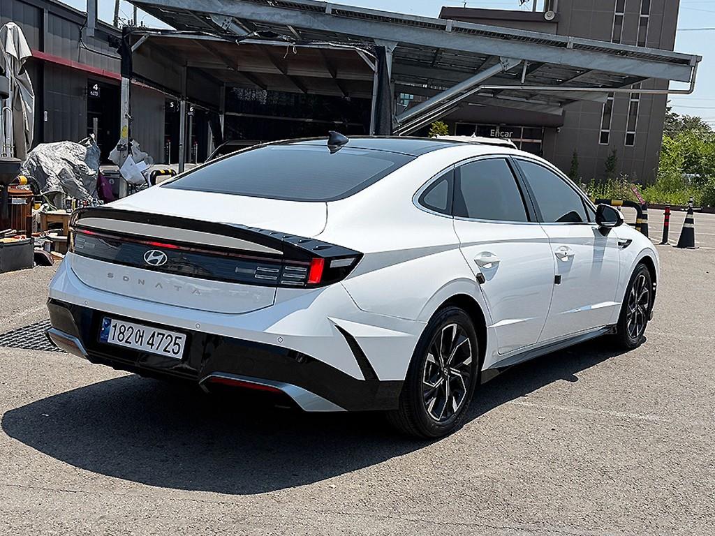 HYUNDAI Sonata - Vista 4
