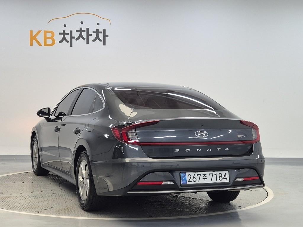 HYUNDAI Sonata - Vista 2