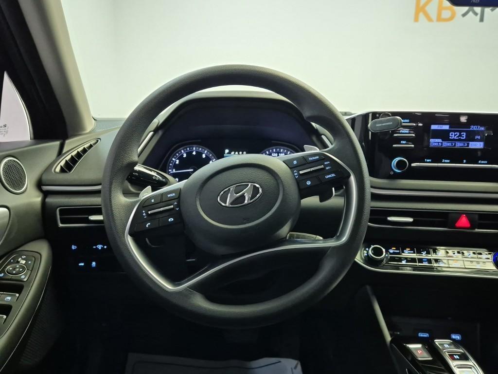 HYUNDAI Sonata - Vista 9