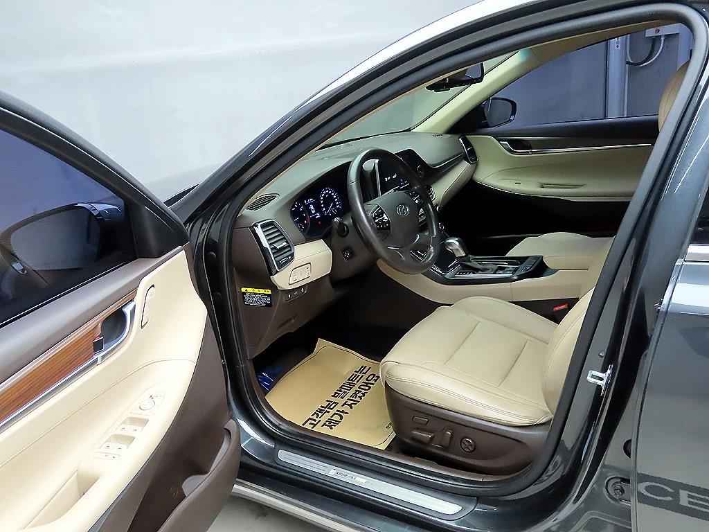 HYUNDAI Grandeur - Vista 5