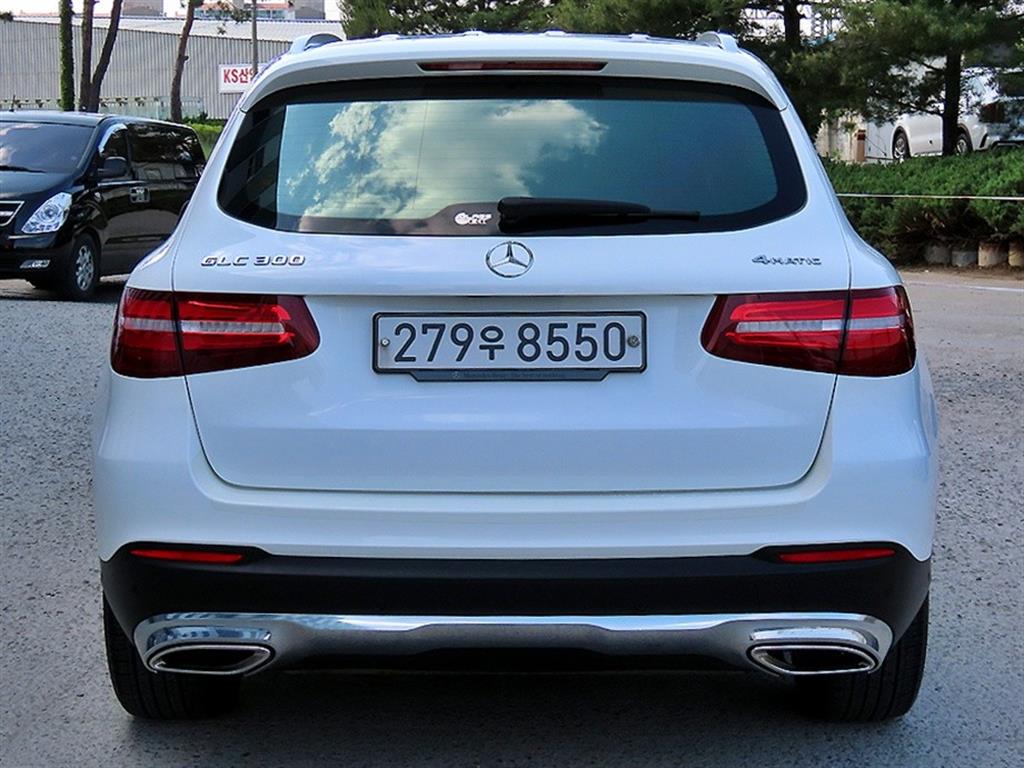 Mercedes Benz GLC Class - Vista 4