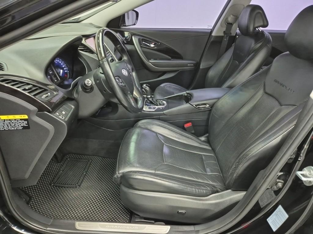 HYUNDAI Grandeur - Vista 11