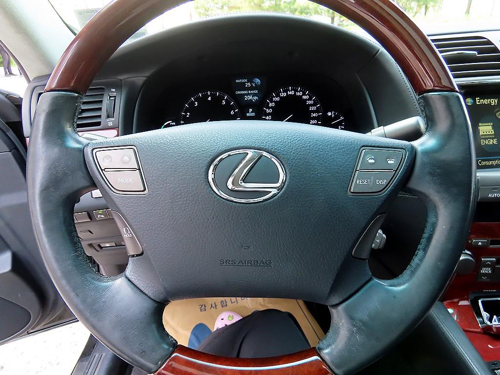Lexus LS - Vista 8
