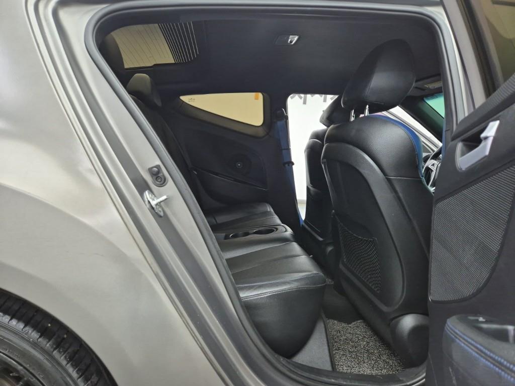 HYUNDAI Veloster - Vista 12