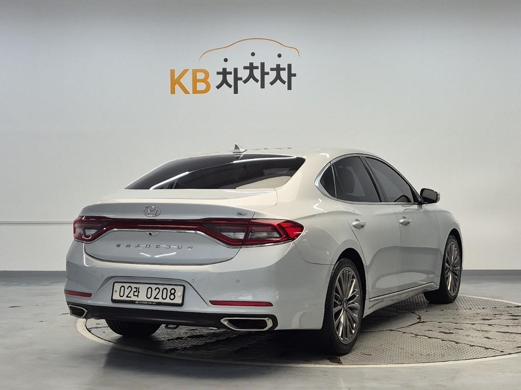 HYUNDAI Grandeur - Vista 3
