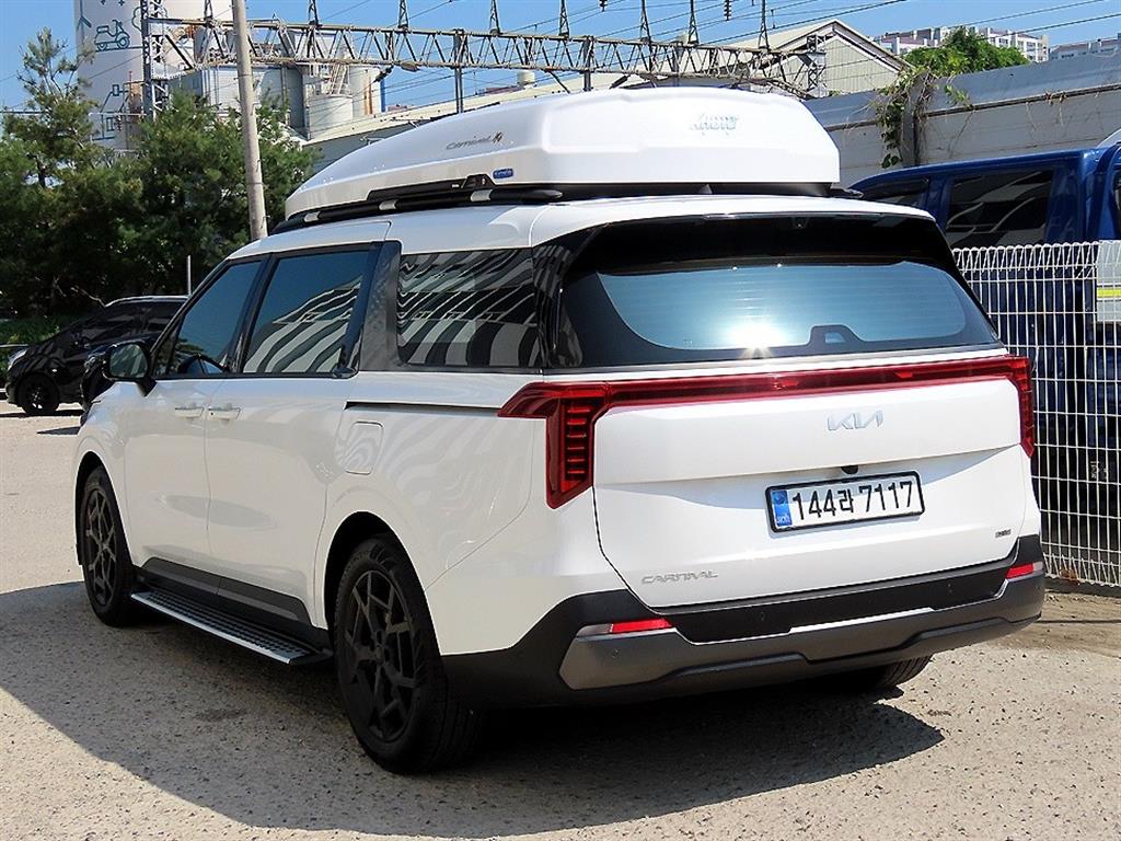 KIA Carnival - Vista 3