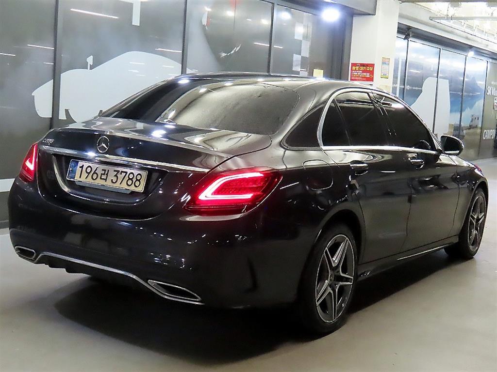 Mercedes Benz C Class - Vista 4
