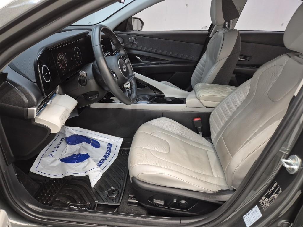 HYUNDAI Avante - Vista 11