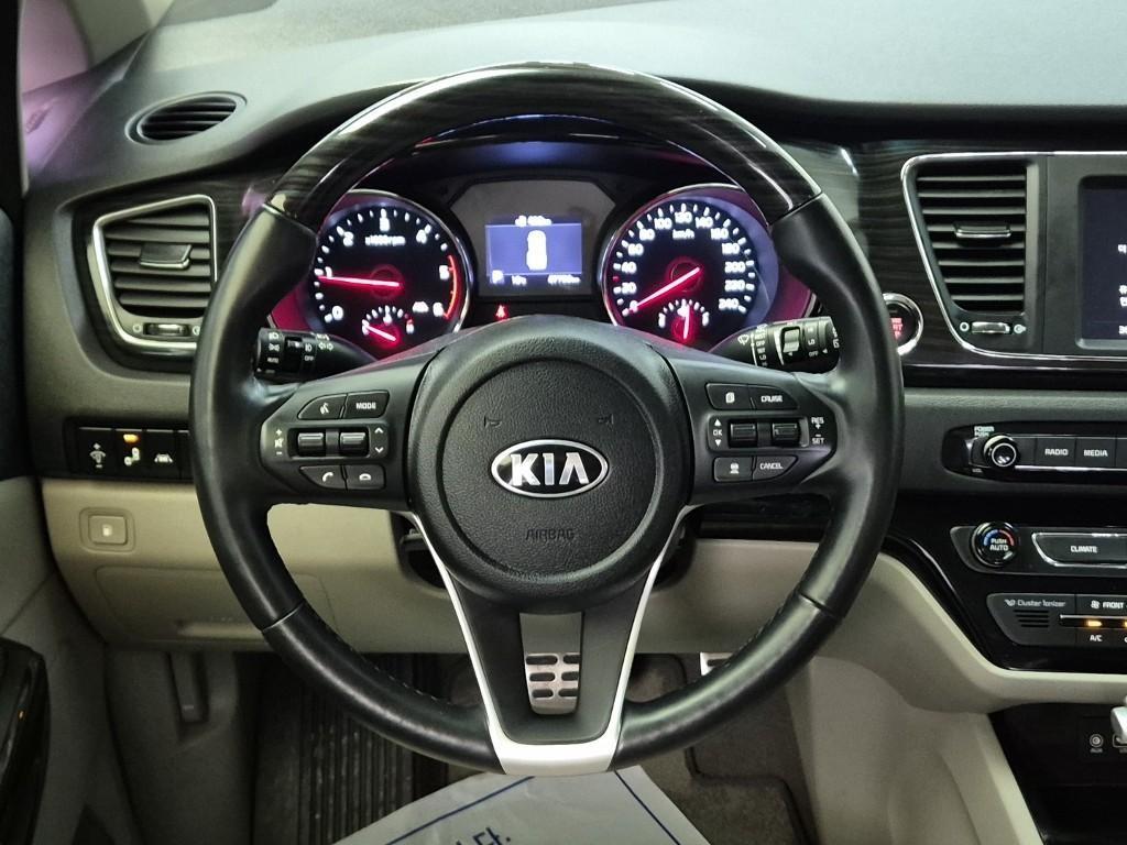 KIA Carnival - Vista 9