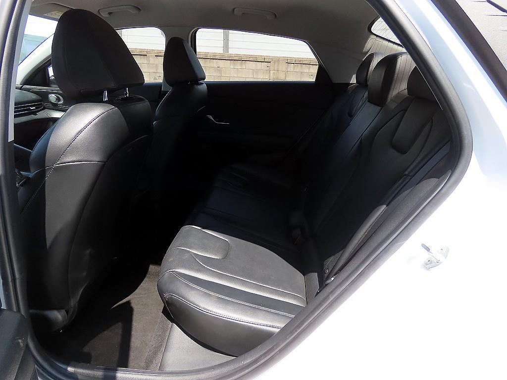 HYUNDAI Avante - Vista 6