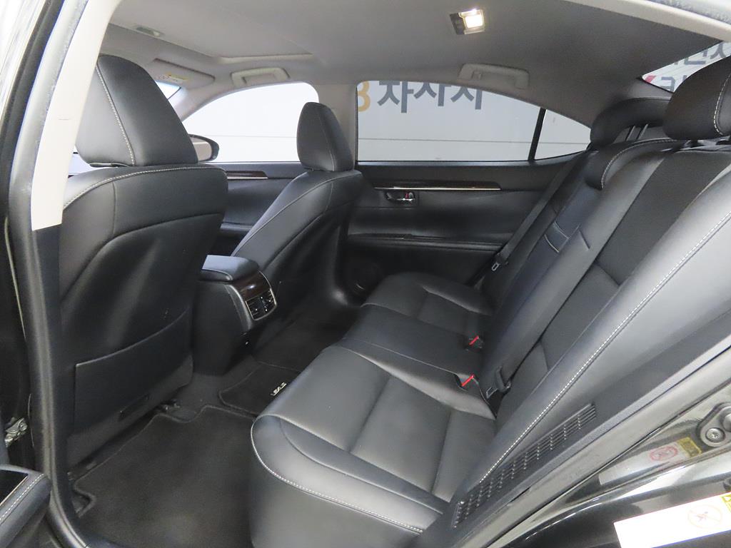 Lexus ES - Vista 6