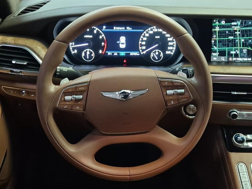 Genesis G90 - Vista 9