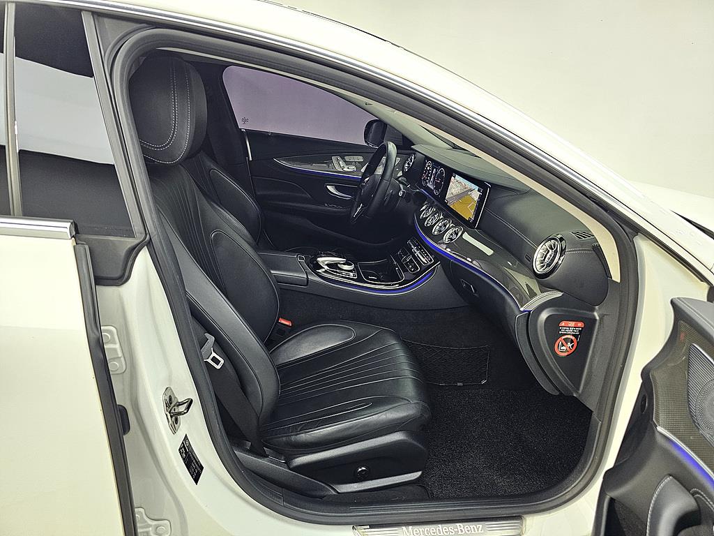Mercedes Benz CLS Class - Vista 10