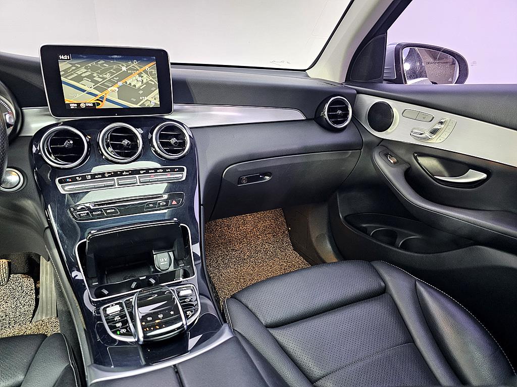 Mercedes Benz GLC Class - Vista 10