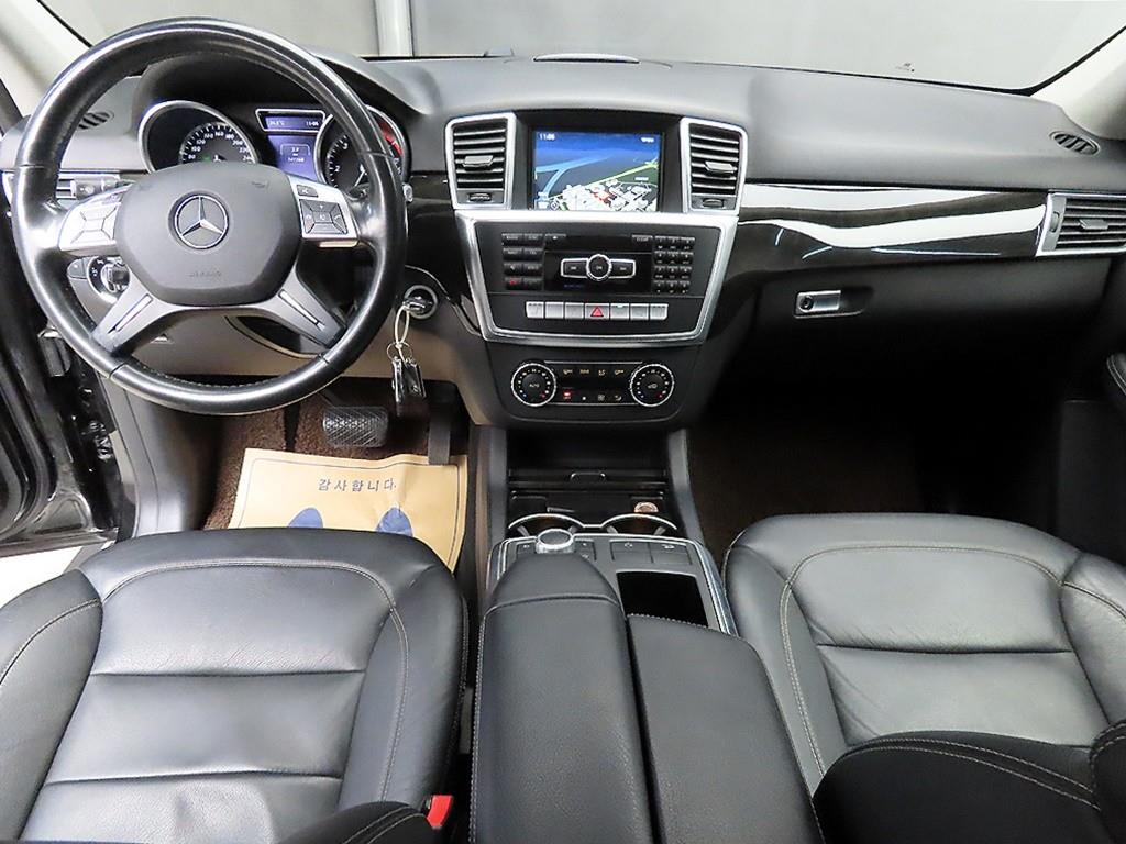 Mercedes Benz M Class - Vista 7
