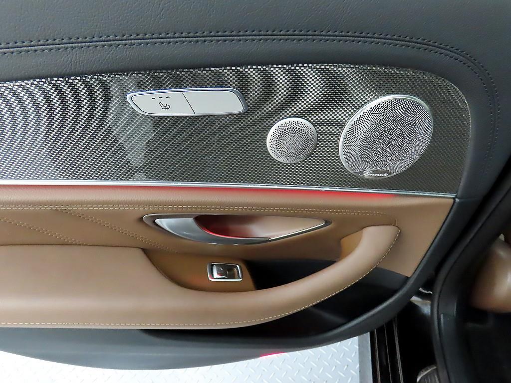 Mercedes Benz E class - Vista 12