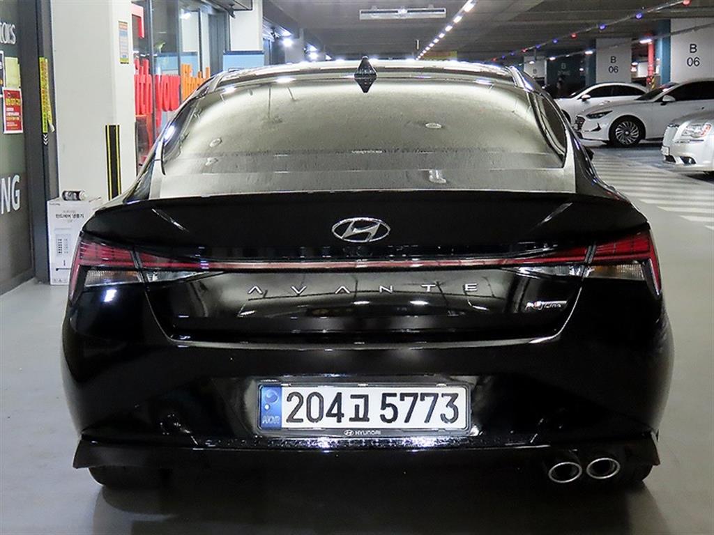 HYUNDAI Avante - Vista 5