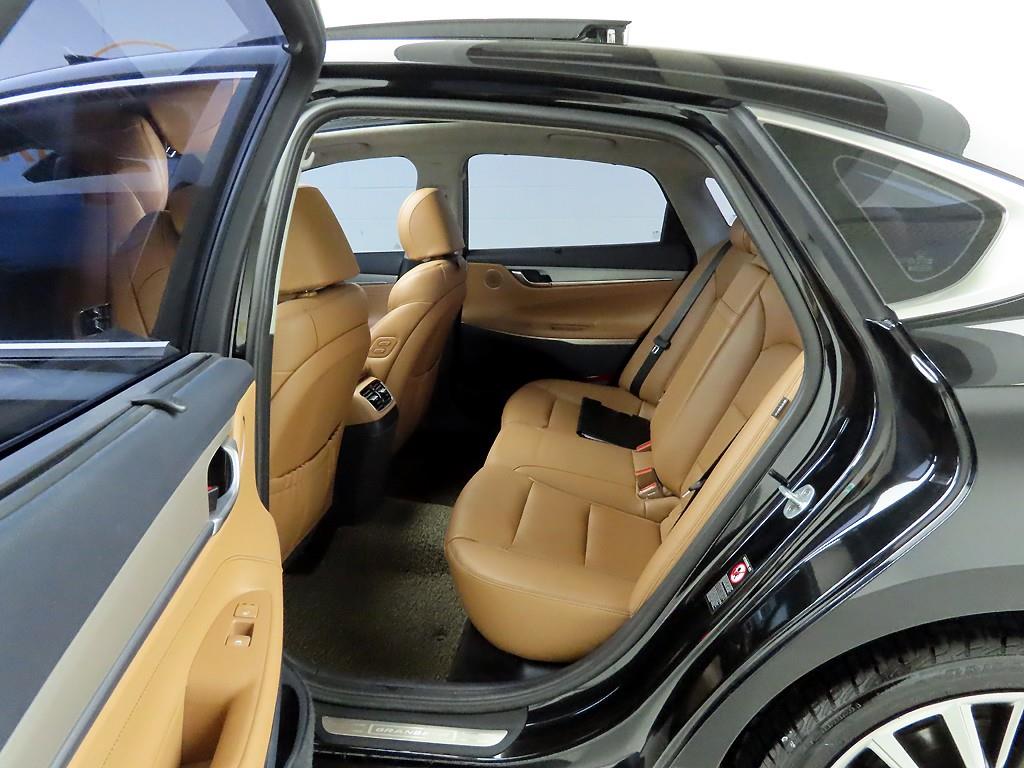 HYUNDAI Grandeur - Vista 12