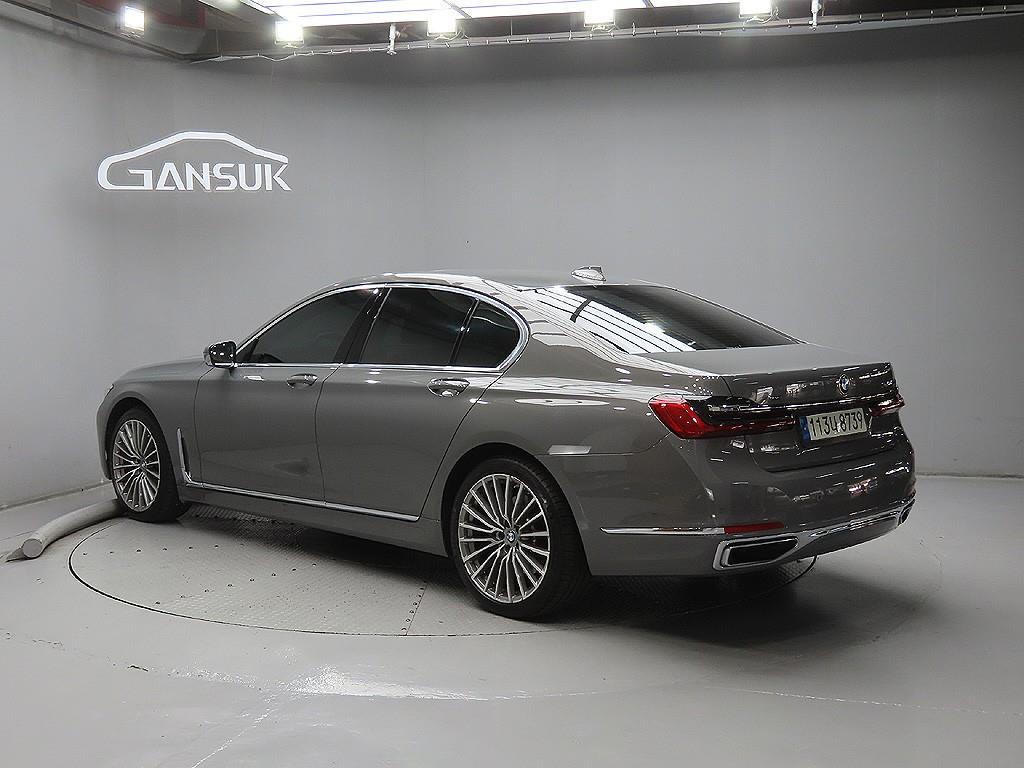 BMW 7 Series - Vista 5