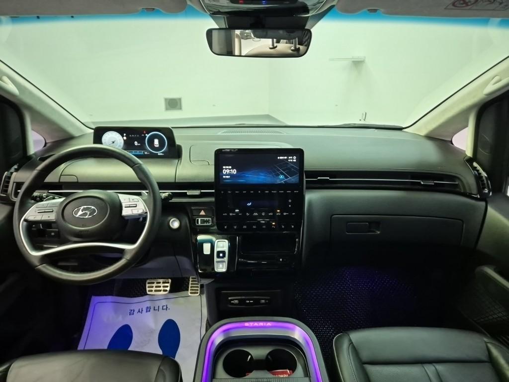 HYUNDAI Staria - Vista 7