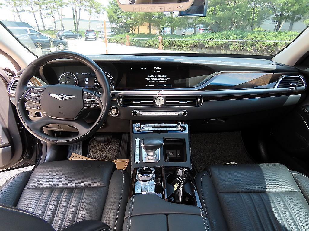 Genesis G90 - Vista 7