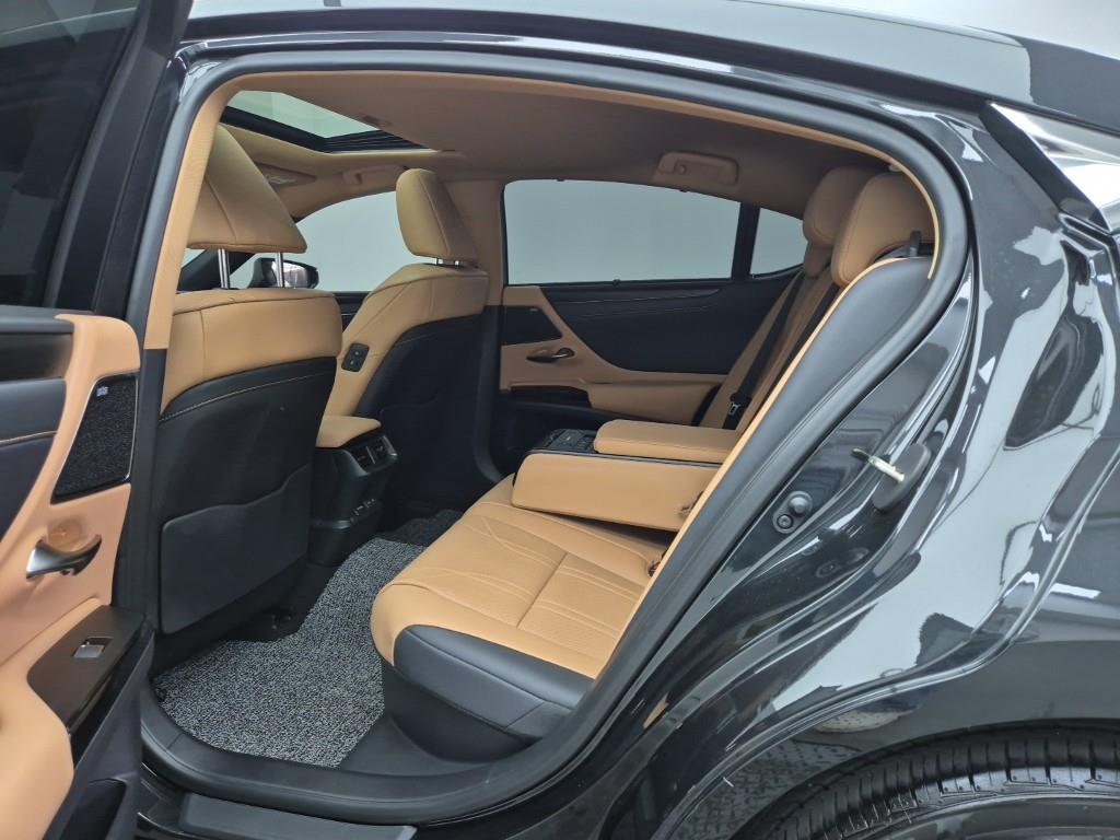 Lexus ES - Vista 12
