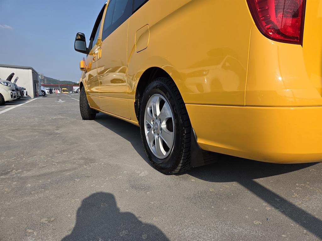 HYUNDAI Starex 2021 Amarillo - Importación desde Corea - HF Imports Iquique - Foto 19