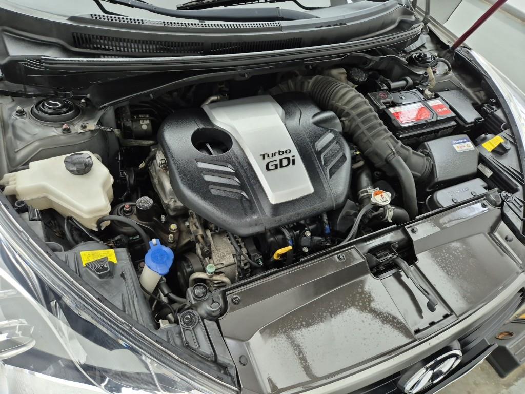 HYUNDAI Veloster - Vista 6