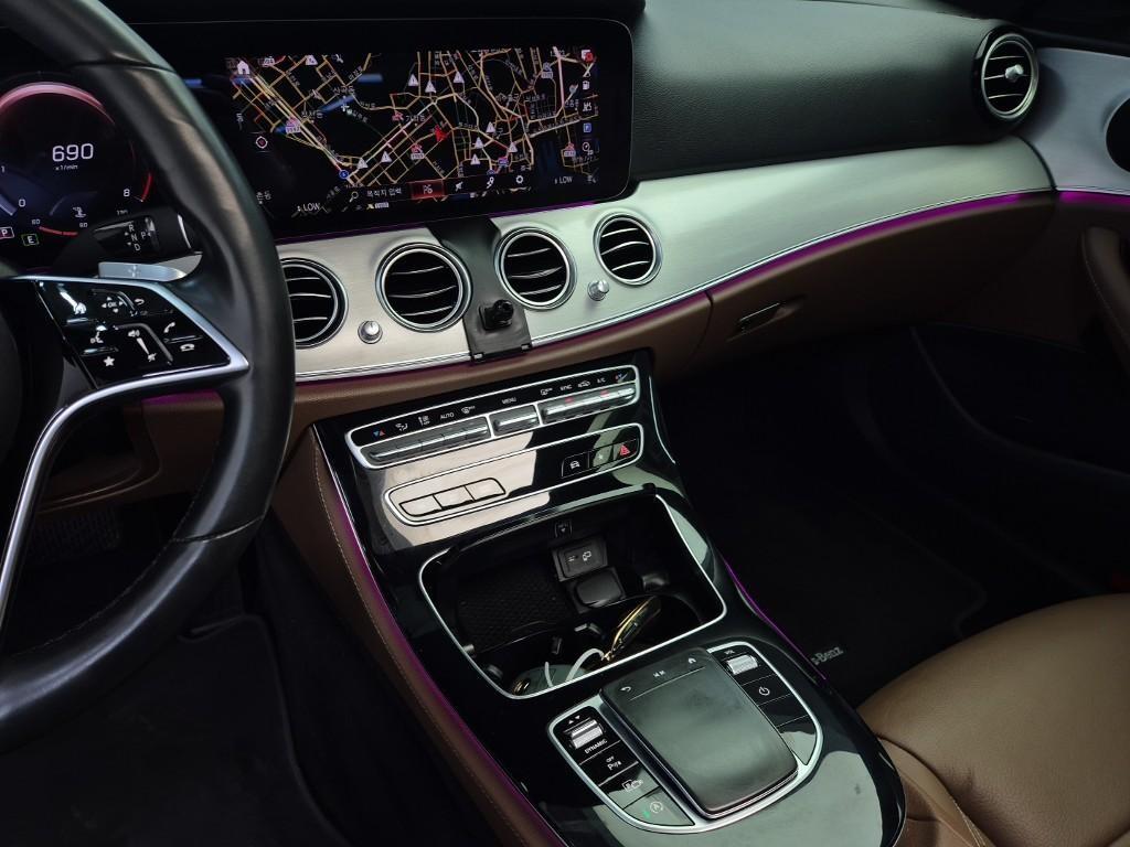 Mercedes Benz E class - Vista 10