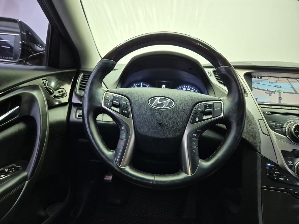 HYUNDAI Grandeur - Vista 9