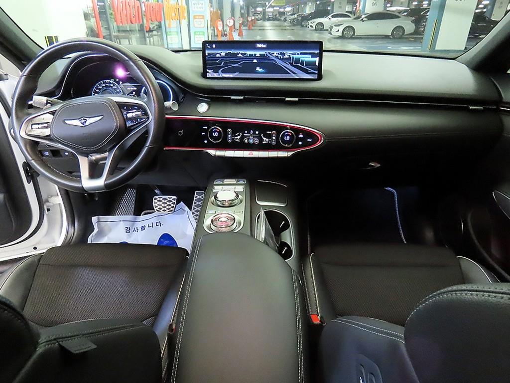 Genesis GV70 - Vista 10