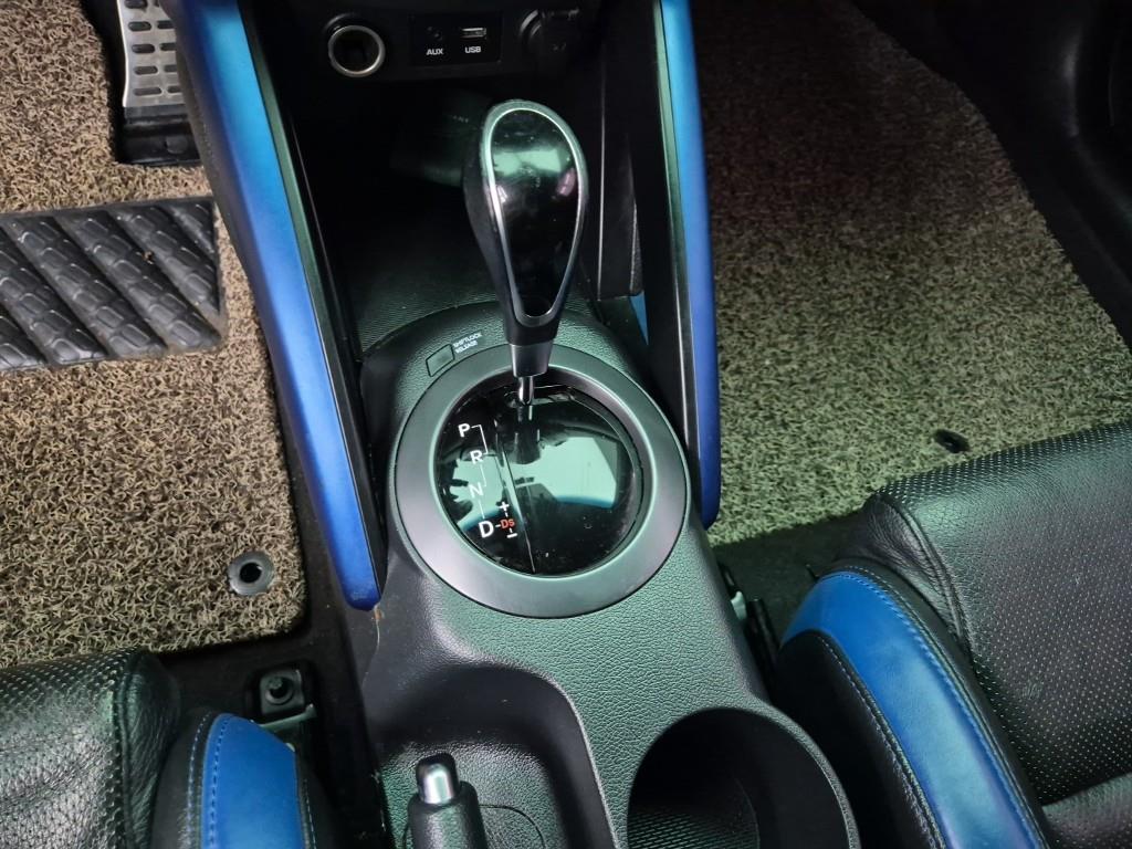 HYUNDAI Veloster - Vista 8