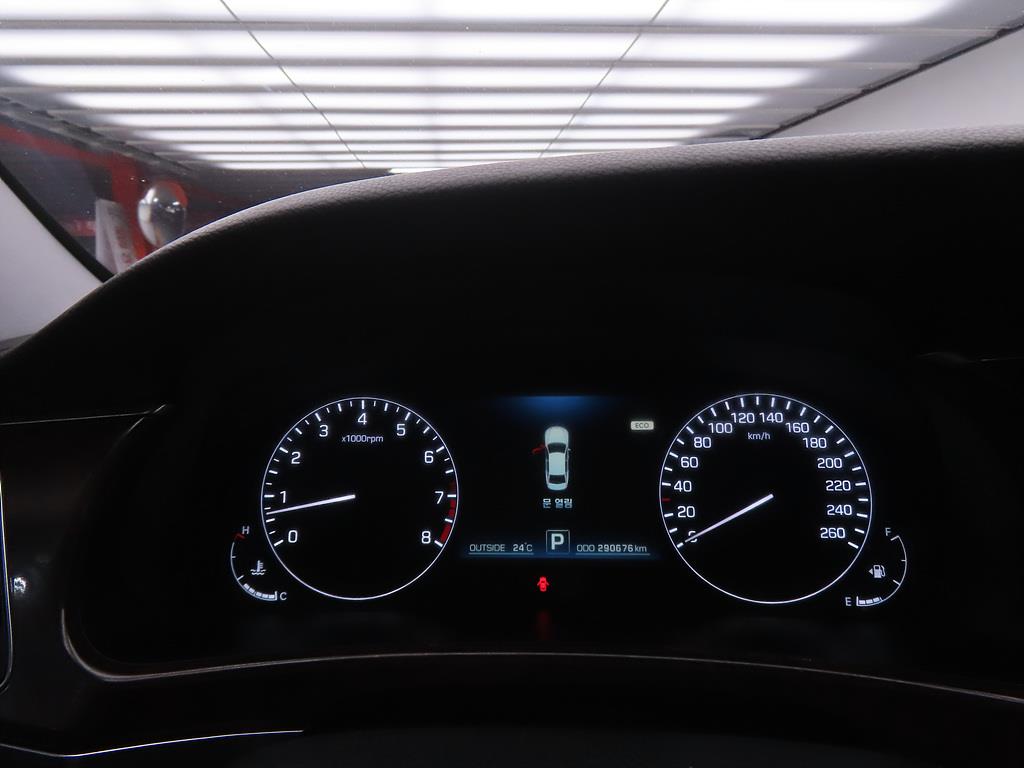 HYUNDAI Equus - Vista 9